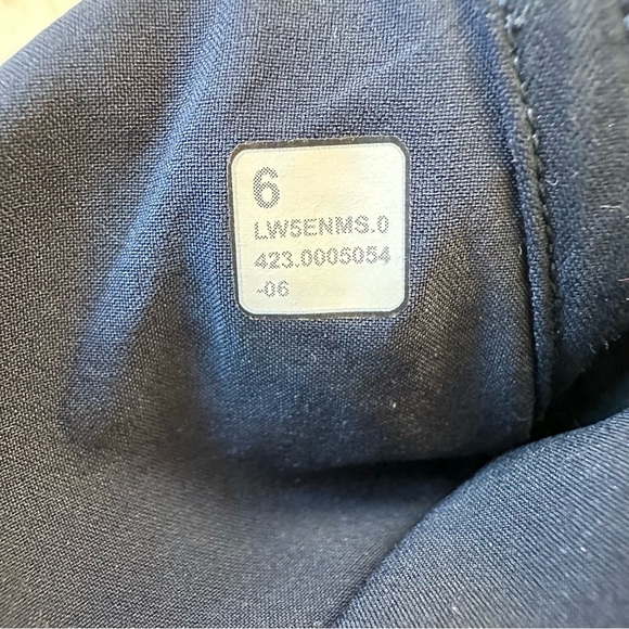 Lululemon Dance Studio Mid-Rise Navy Blue Women’s Jogger Pants Size: 6 - Picture 6 of 6